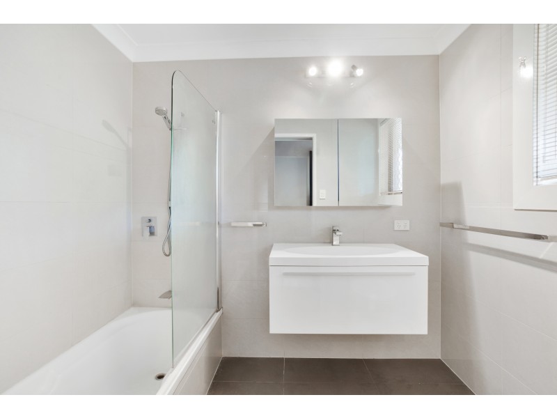 11 Skehan Street, Centenary Heights QLD 4350