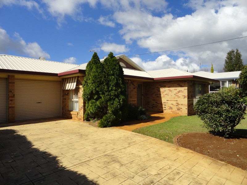 122 Rowbotham Street, Rangeville QLD 4350