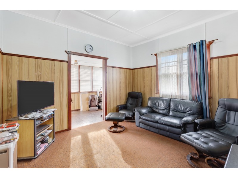 4 Blackwood Street, Harristown QLD 4350