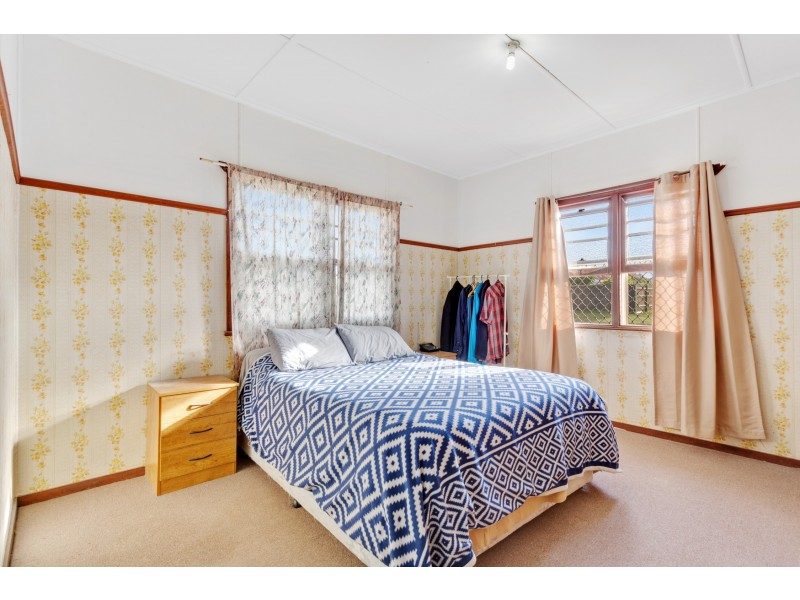 4 Blackwood Street, Harristown QLD 4350