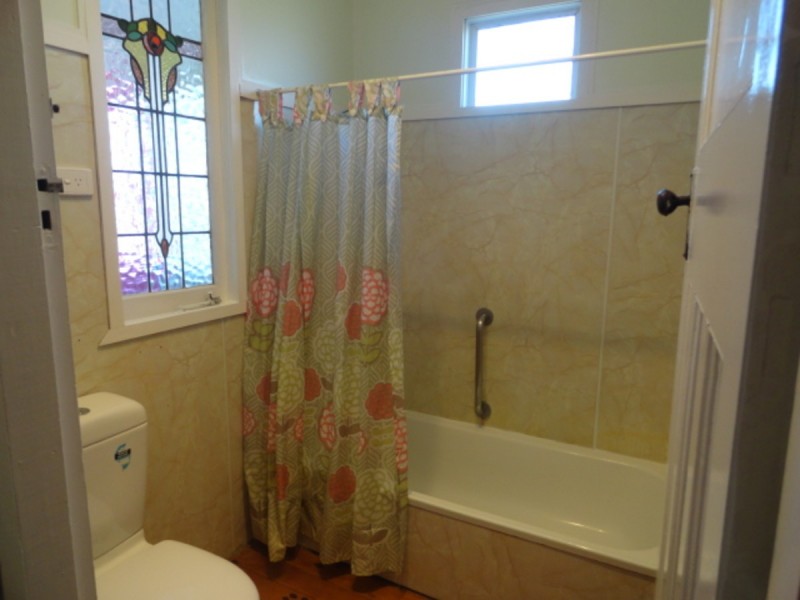 125 West Street, Newtown QLD 4350