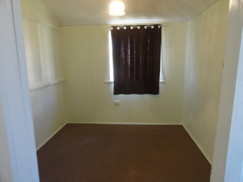 125 West Street, Newtown QLD 4350