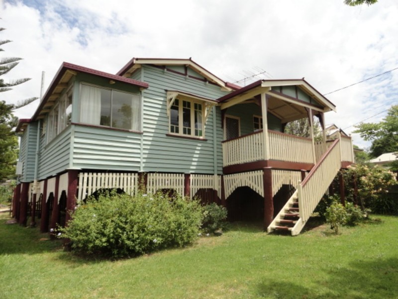 165 West Street, Newtown QLD 4350