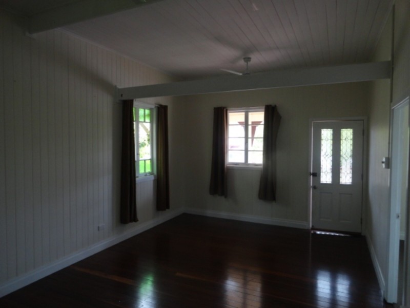 165 West Street, Newtown QLD 4350