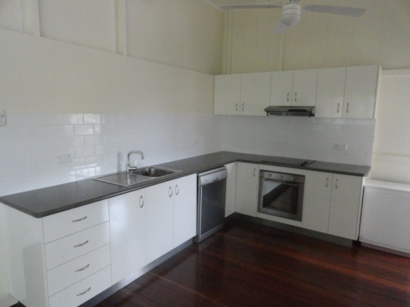 165 West Street, Newtown QLD 4350