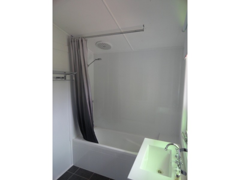 165 West Street, Newtown QLD 4350