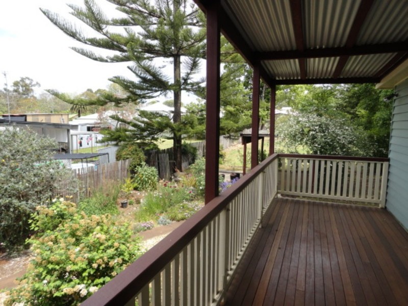 165 West Street, Newtown QLD 4350