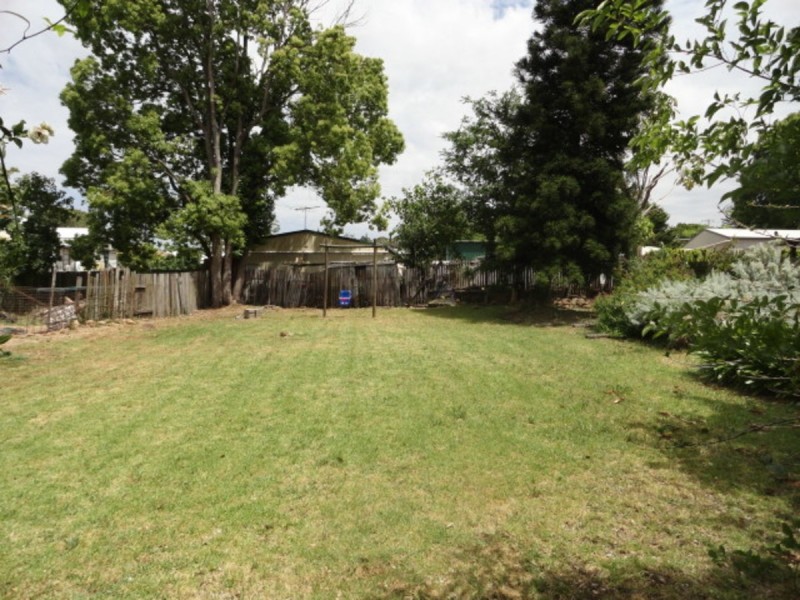 165 West Street, Newtown QLD 4350