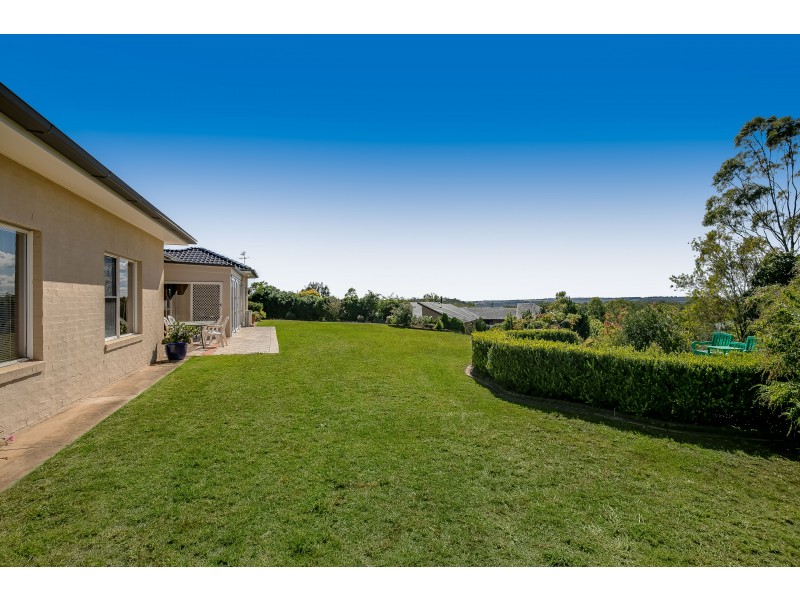 8 Jane Court, Cotswold Hills QLD 4350