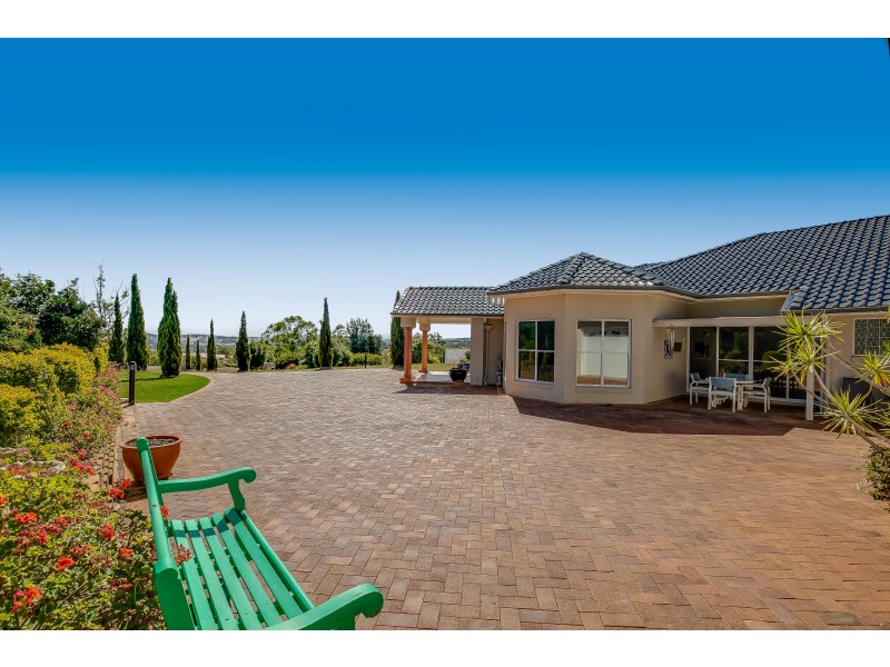 8 Jane Court, Cotswold Hills QLD 4350