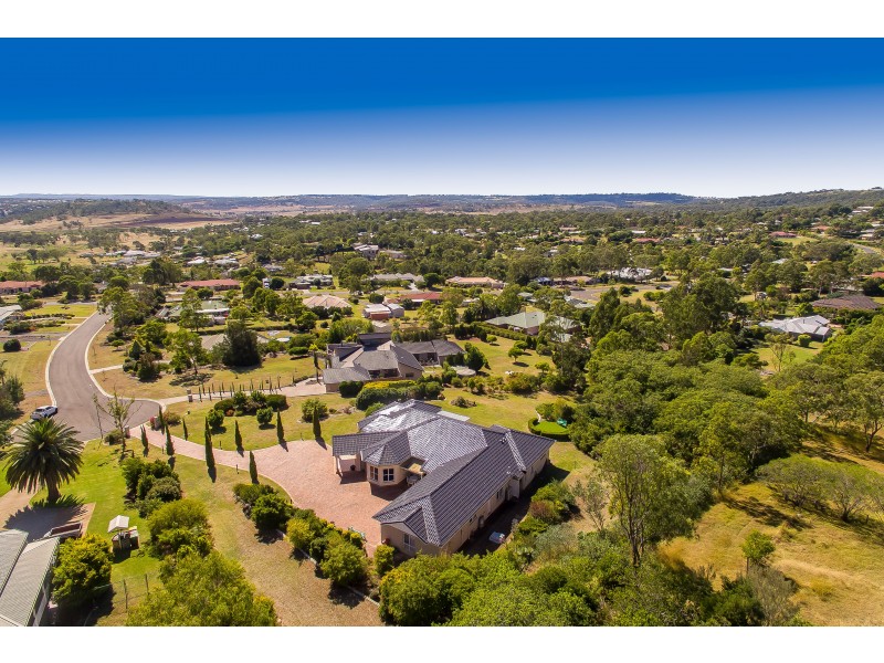 8 Jane Court, Cotswold Hills QLD 4350