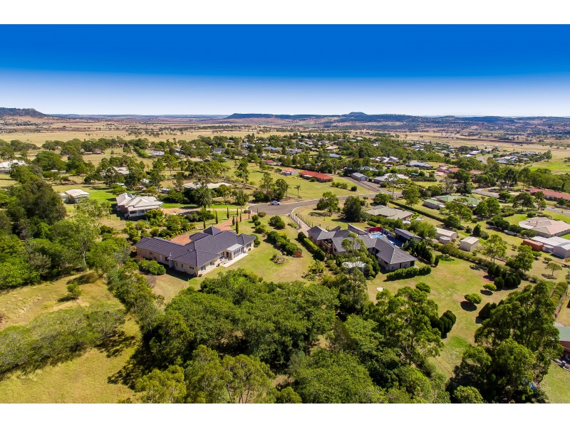 8 Jane Court, Cotswold Hills QLD 4350