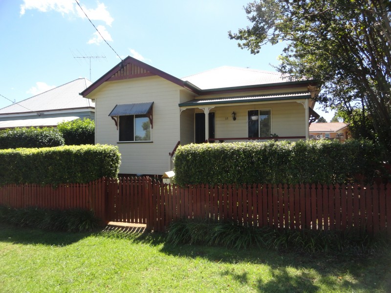 11 Kent Street, East Toowoomba QLD 4350