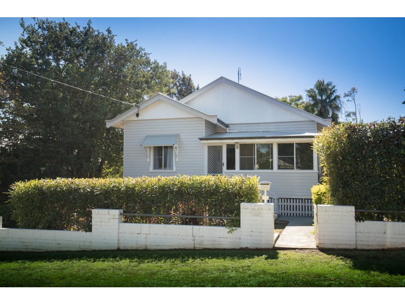 5 Mansford Street, North Toowoomba QLD 4350