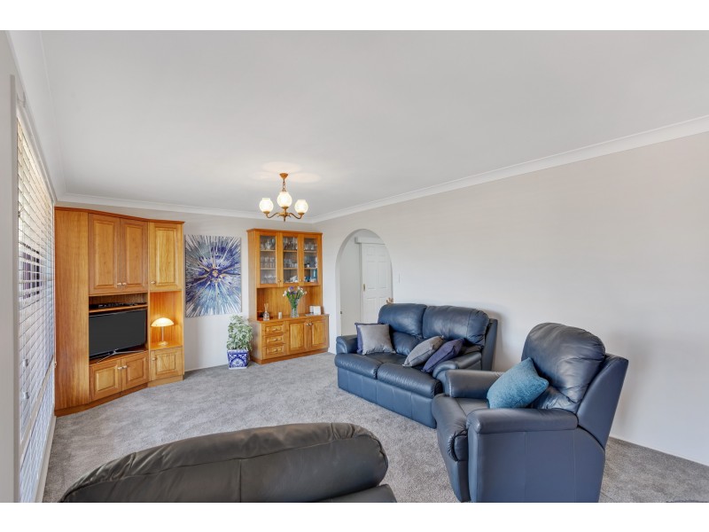 84 Jennifer Crescent, Darling Heights QLD 4350