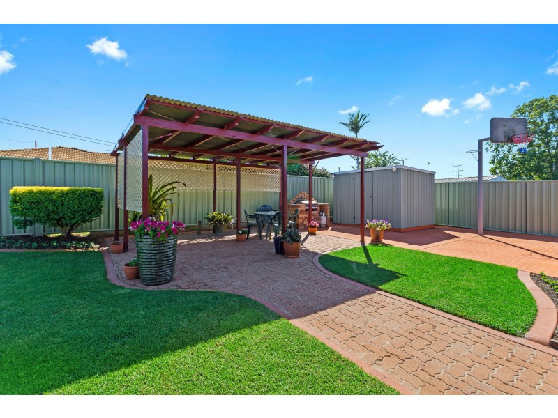 84 Jennifer Crescent, Darling Heights QLD 4350
