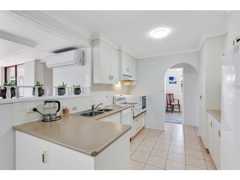 84 Jennifer Crescent, Darling Heights QLD 4350