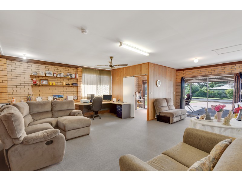 1 Janet Court, Wilsonton QLD 4350