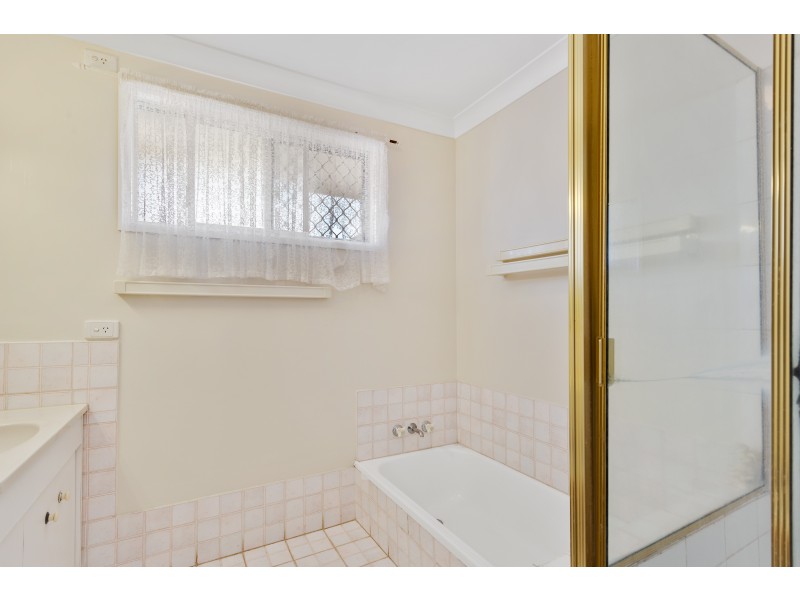 1 Janet Court, Wilsonton QLD 4350