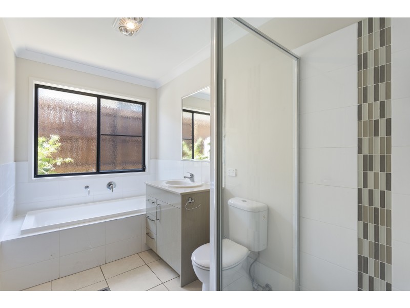 23 Parkview Drive, Glenvale QLD 4350