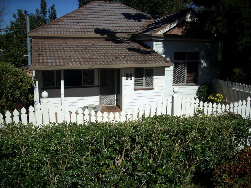 64 Jellicoe Street, Mount Lofty QLD 4350
