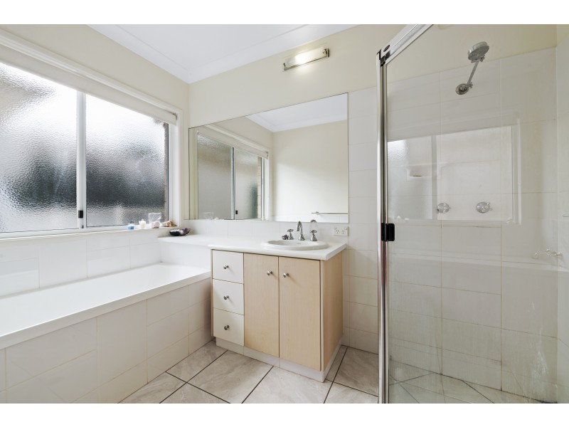 6 Martini Street, Mount Lofty QLD 4350