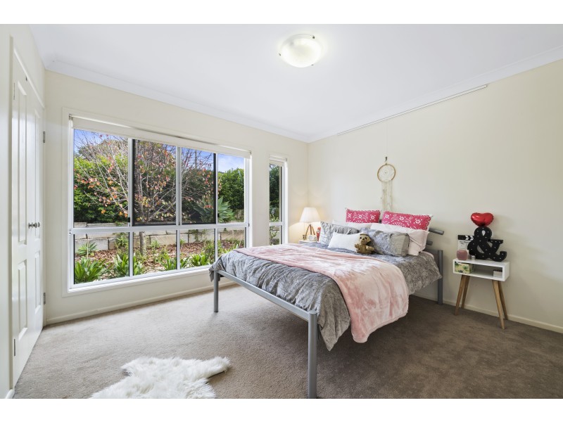 6 Martini Street, Mount Lofty QLD 4350