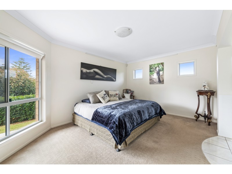 6 Martini Street, Mount Lofty QLD 4350