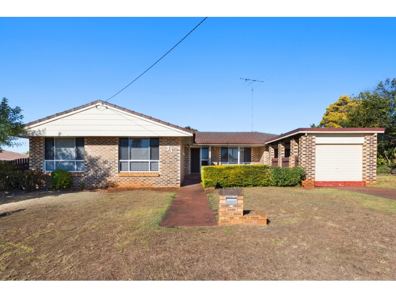 34 Charnley Street, Kearneys Spring QLD 4350