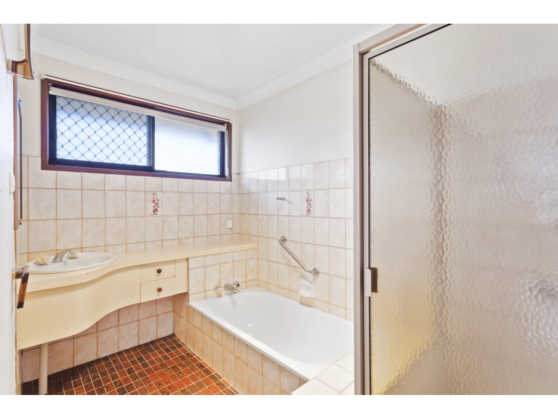 34 Charnley Street, Kearneys Spring QLD 4350