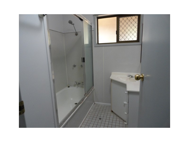 18 Kurrajong Street, Newtown QLD 4350