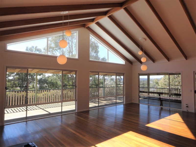 10 James Court, Cotswold Hills QLD 4350