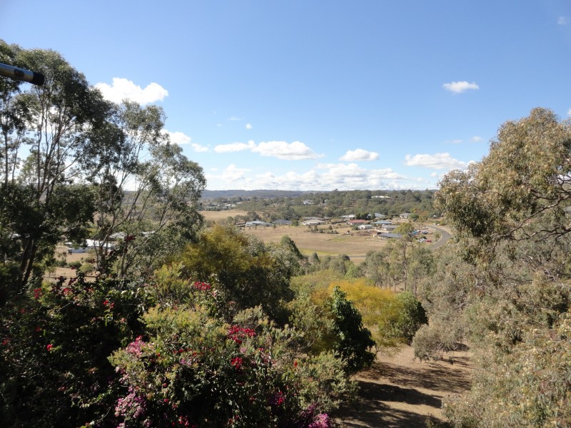10 James Court, Cotswold Hills QLD 4350