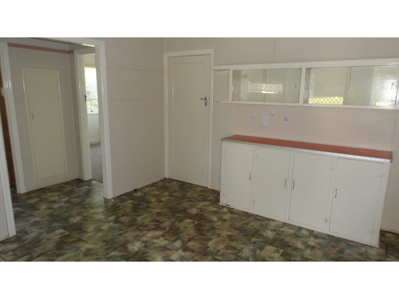 17 Geoffrey Street, Mount Lofty QLD 4350