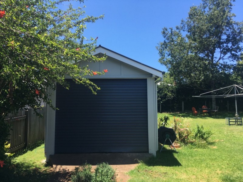 17 Geoffrey Street, Mount Lofty QLD 4350