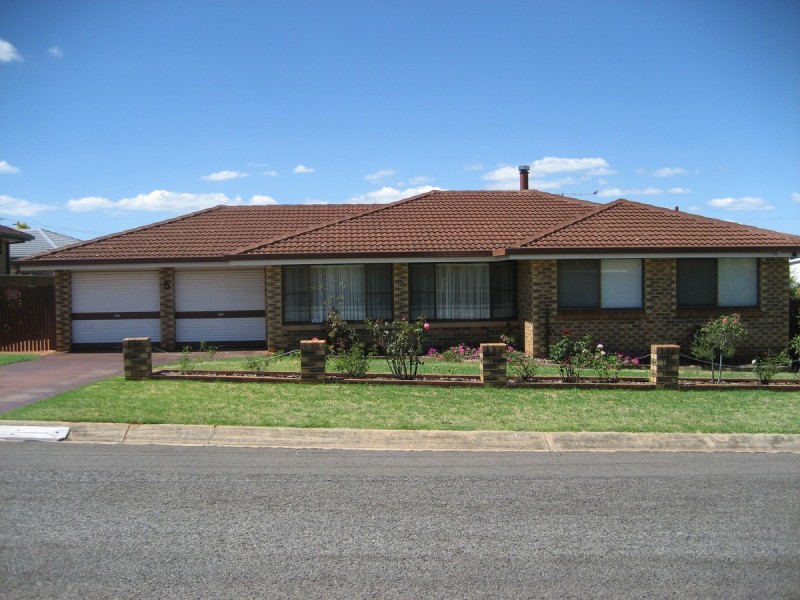 5 Lovejoy Court, Kearneys Spring QLD 4350
