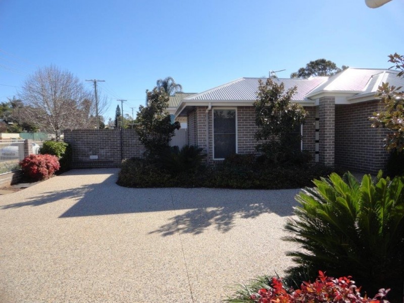 4/5 Gatfield Street, Newtown QLD 4350