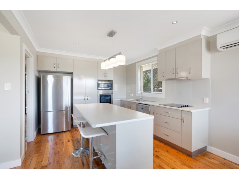 11 Skehan Street, Centenary Heights QLD 4350