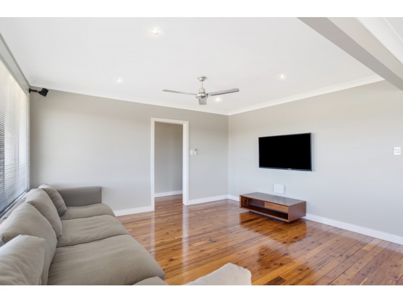 11 Skehan Street, Centenary Heights QLD 4350