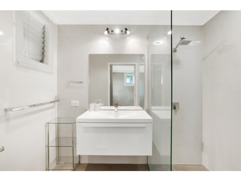 11 Skehan Street, Centenary Heights QLD 4350