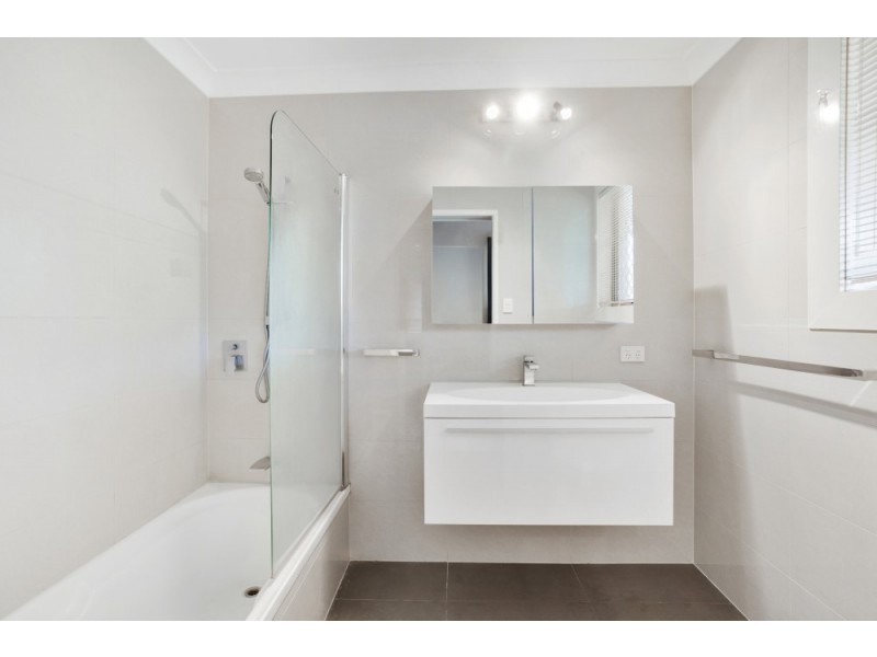 11 Skehan Street, Centenary Heights QLD 4350