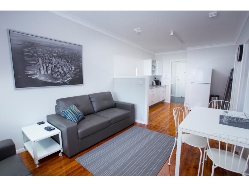 1/214 Long Street, South Toowoomba QLD 4350