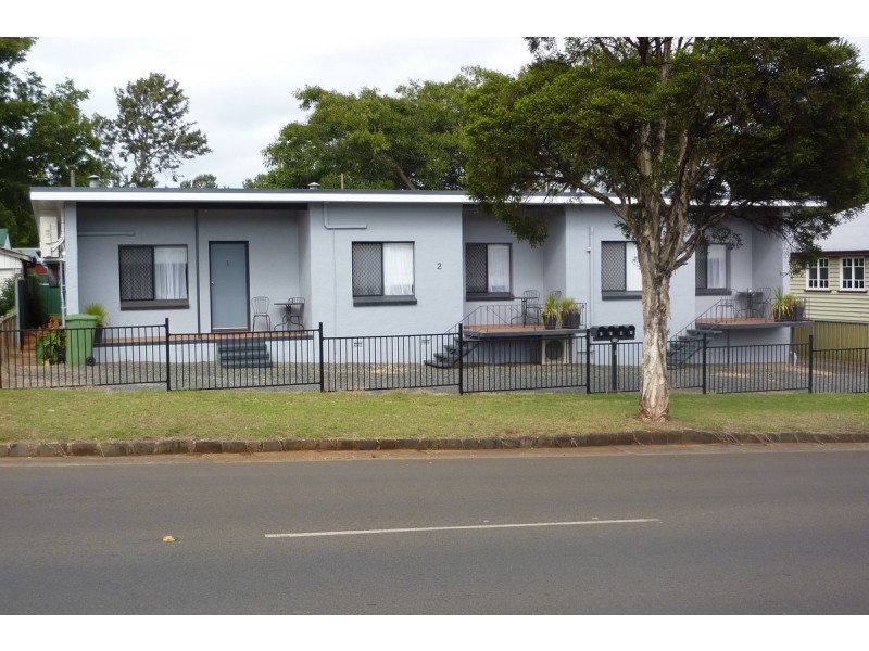 1/214 Long Street, South Toowoomba QLD 4350
