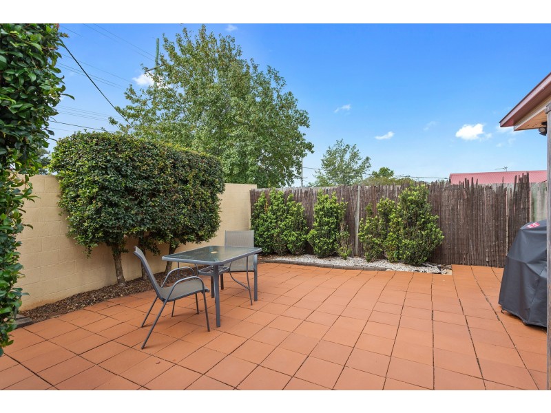 1/402 Alderley Street, Kearneys Spring QLD 4350