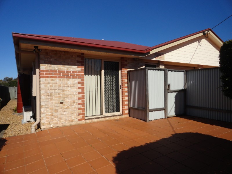 1/402 Alderley Street, Kearneys Spring QLD 4350