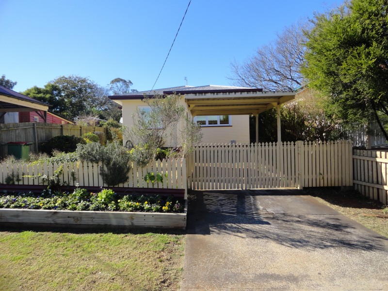 4 Kennedy Street, North Toowoomba QLD 4350