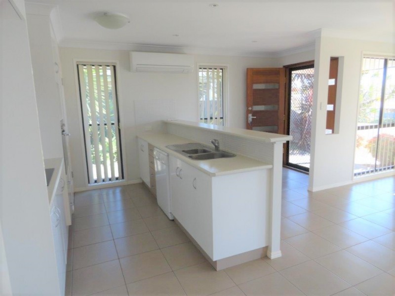 1/206 Stenner Street, Middle Ridge QLD 4350