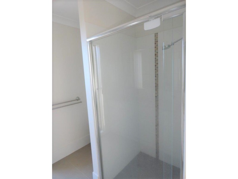 1/206 Stenner Street, Middle Ridge QLD 4350