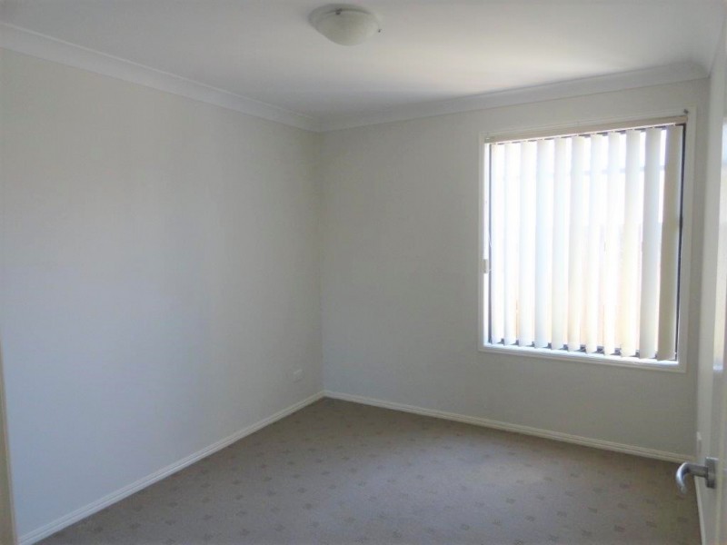 1/206 Stenner Street, Middle Ridge QLD 4350