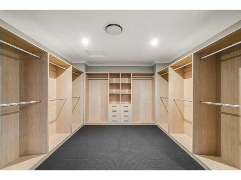 488 Mackenzie Street, Middle Ridge QLD 4350